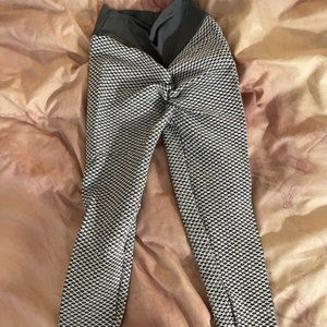grey and white butt lifting leggings